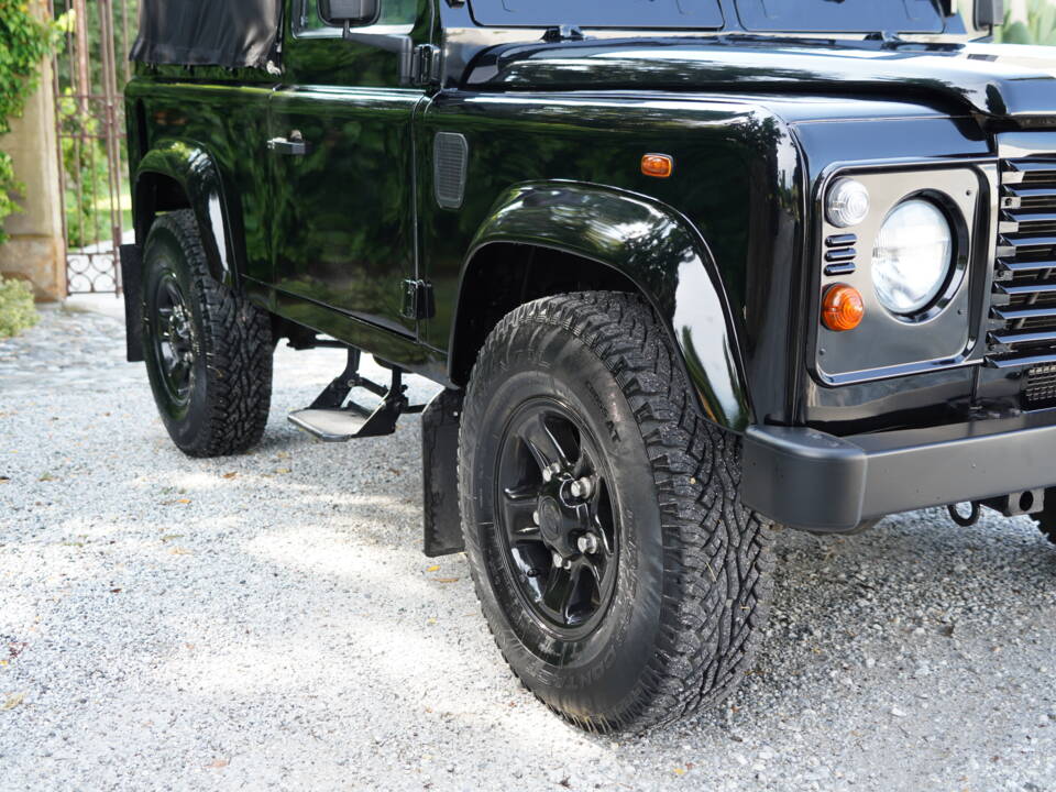 Bild 25/97 von Land Rover Defender 90 Td5 (2000)