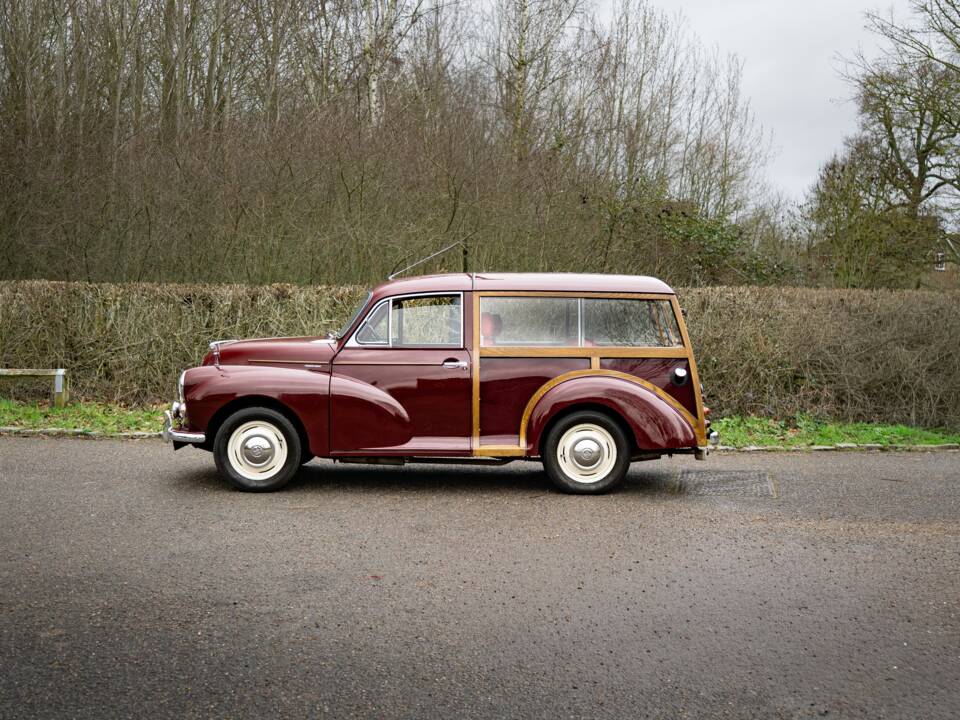 Image 15/43 of Morris Minor 1000 Traveller (1966)