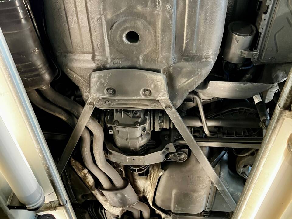 Image 23/32 of BMW 330Ci (2004)