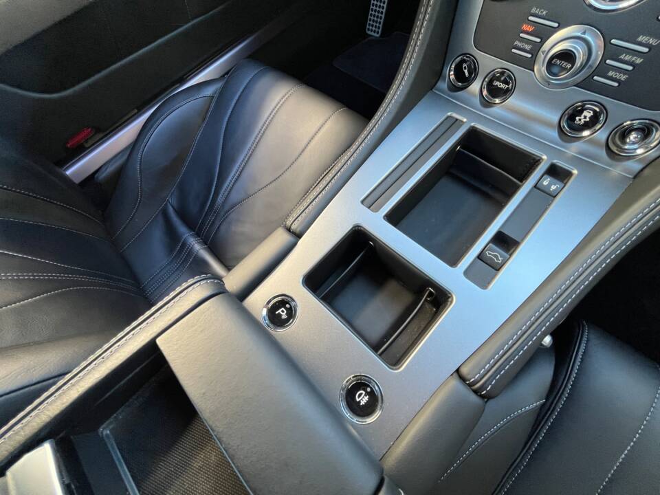 Bild 32/57 von Aston Martin Virage (2011)