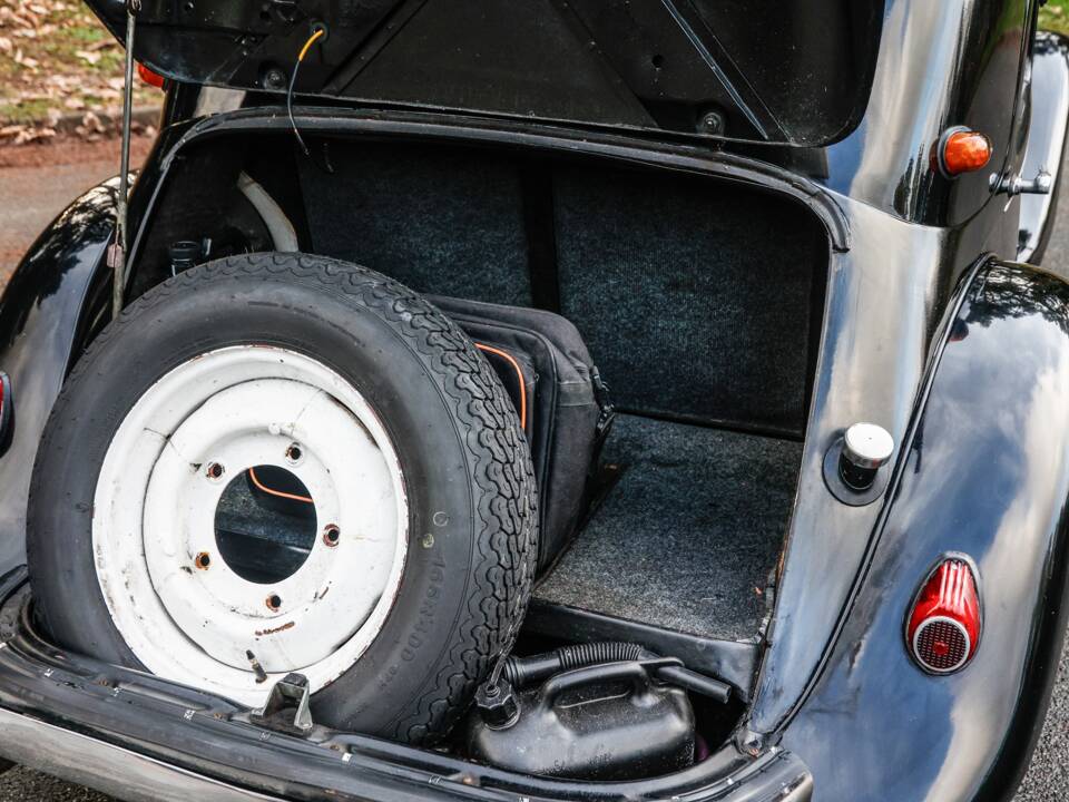 Immagine 36/37 di Citroën Traction Avant 11 BL (1955)