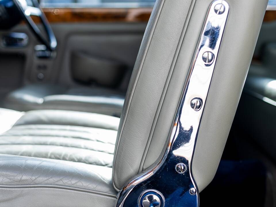Image 36/50 of Rolls-Royce Silver Shadow I (1968)