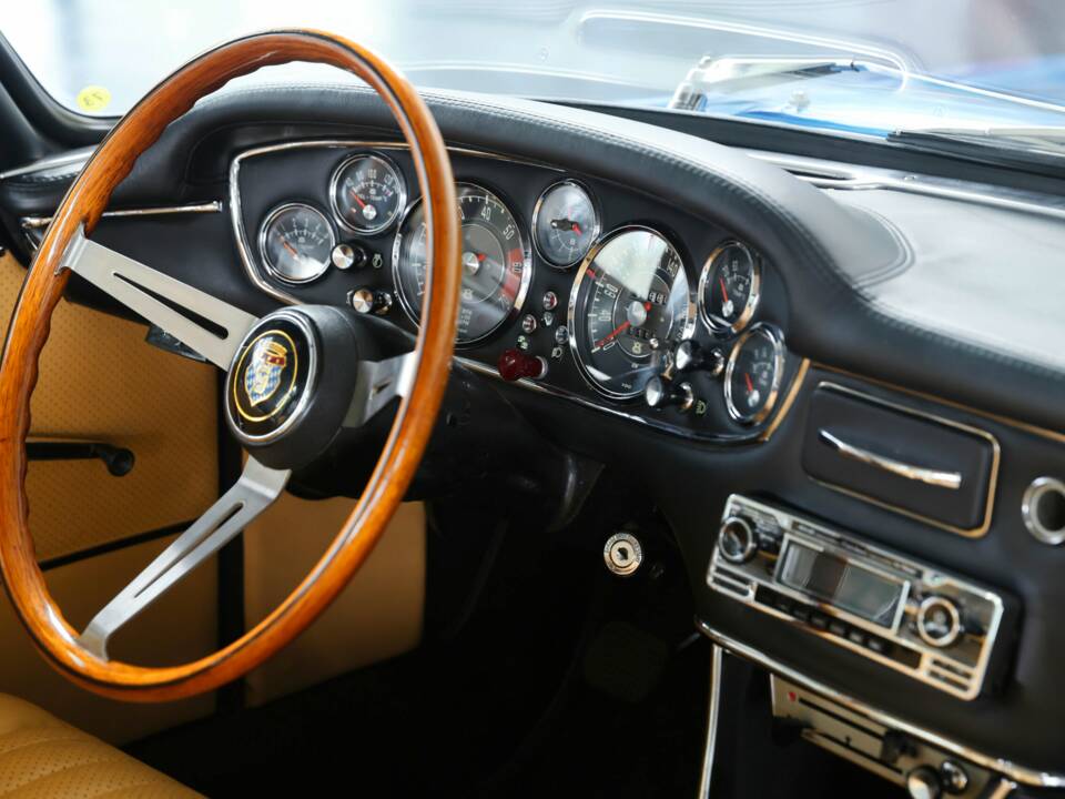 Bild 33/50 von Glas 2600 V8 (1967)