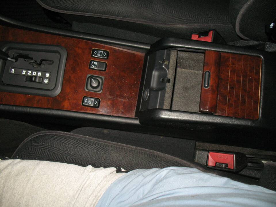 Bild 10/32 von Mercedes-Benz E 220 (1995)
