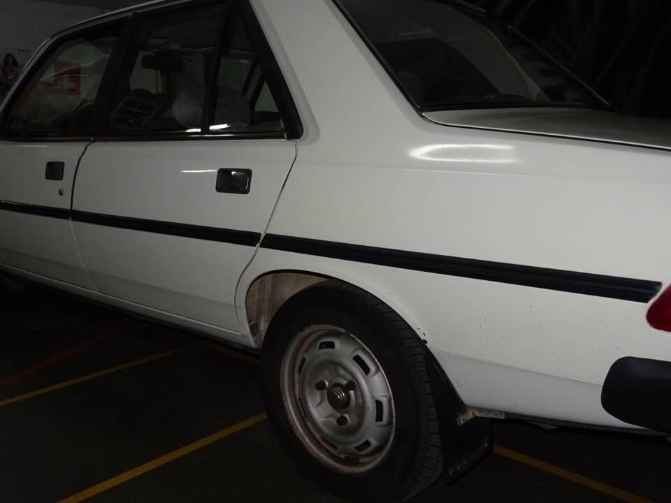 Bild 14/15 von Peugeot 305 (1982)