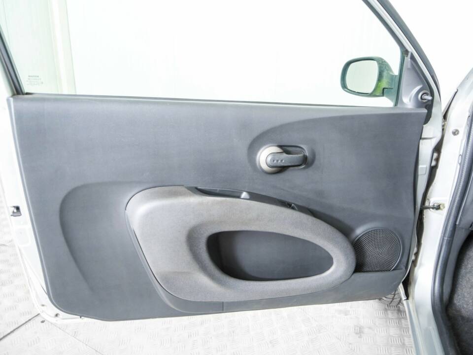 Image 30/35 of Nissan Micra C+C 1.6 (2005)