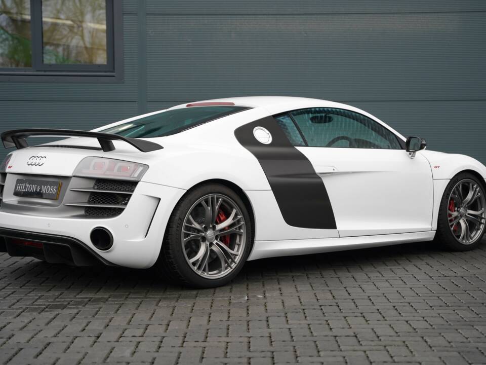 Bild 5/50 von Audi R8 GT (2011)