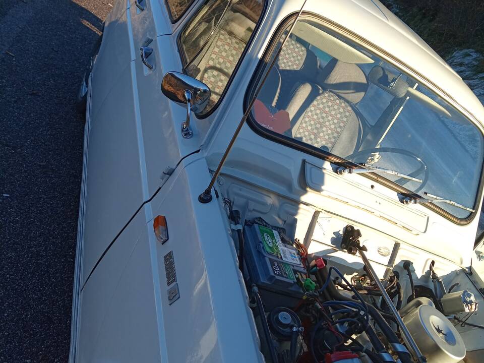 Imagen 7/31 de Renault R 4 (1968)