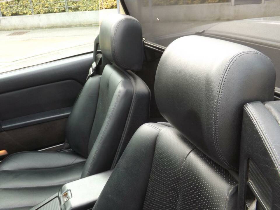 Image 16/50 de Mercedes-Benz 500 SL (1991)