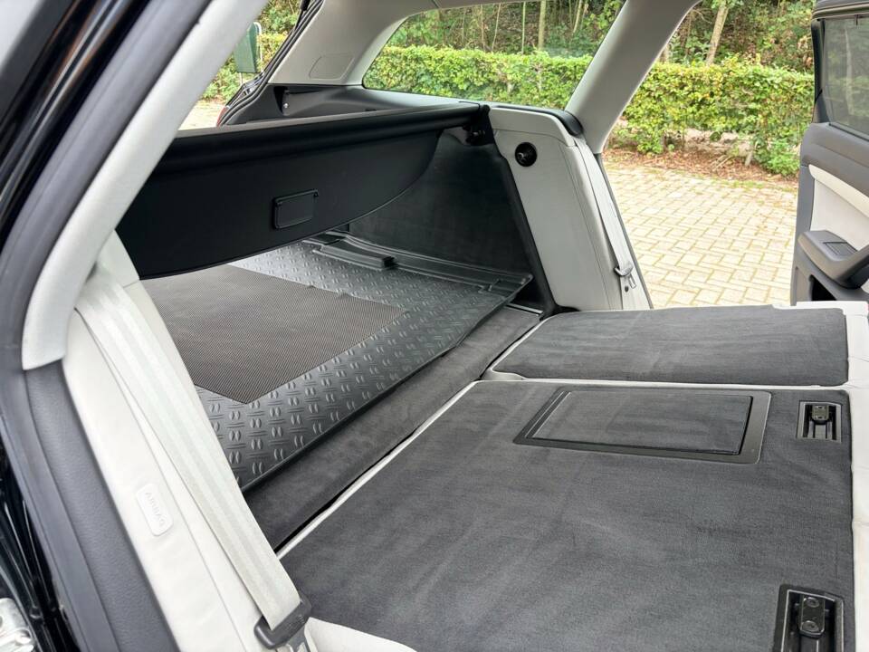 Imagen 41/42 de Audi S6 Avant 5.2 V10 quattro (2006)