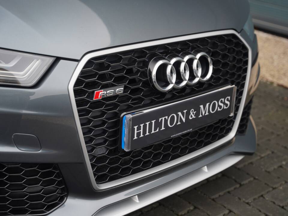 Immagine 25/50 di Audi RS6 Avant (2015)