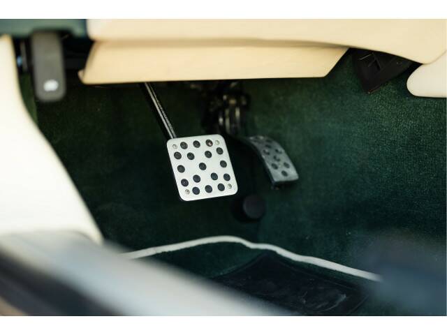 Image 40/43 of Aston Martin DB 7 GTA (2003)