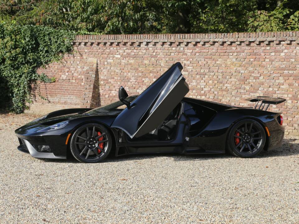 Image 13/50 of Ford GT Carbon Series (2021)