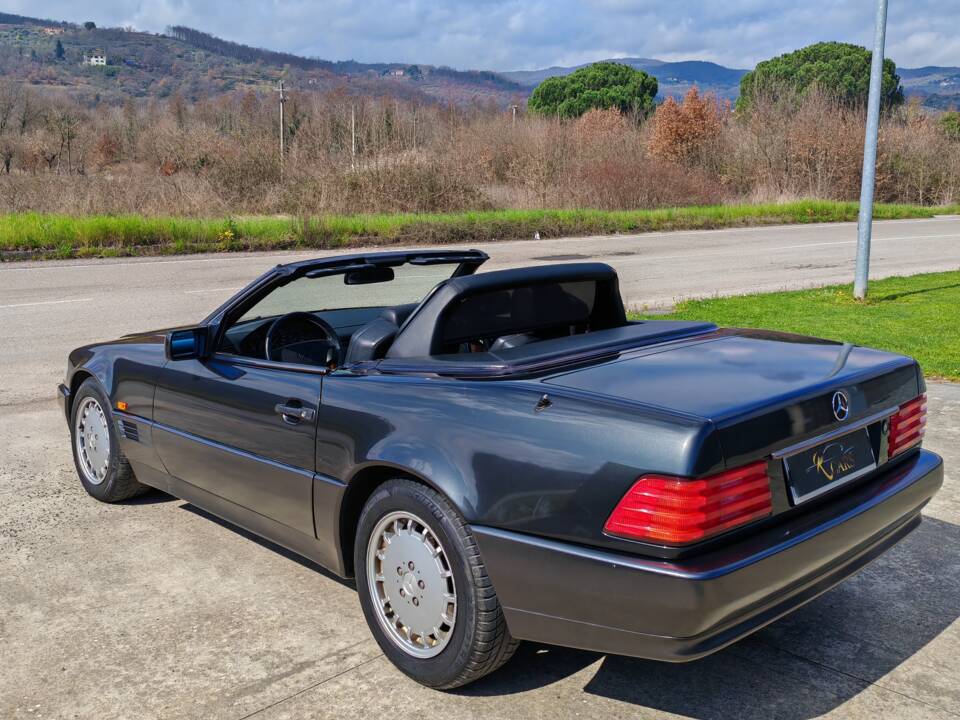 Image 15/42 of Mercedes-Benz 300 SL-24 (1992)