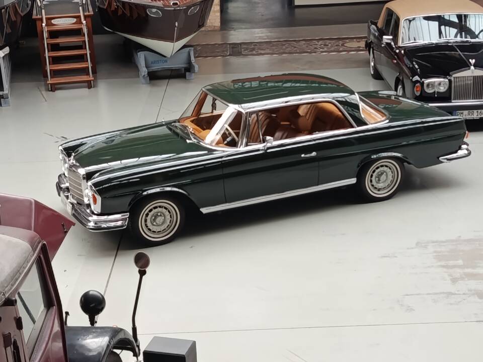 Image 6/54 of Mercedes-Benz 280 SE 3,5 (1970)