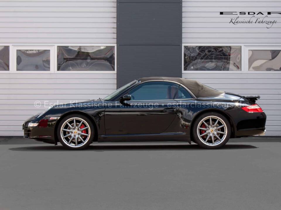Image 22/25 of Porsche 911 Carrera 4S (2009)