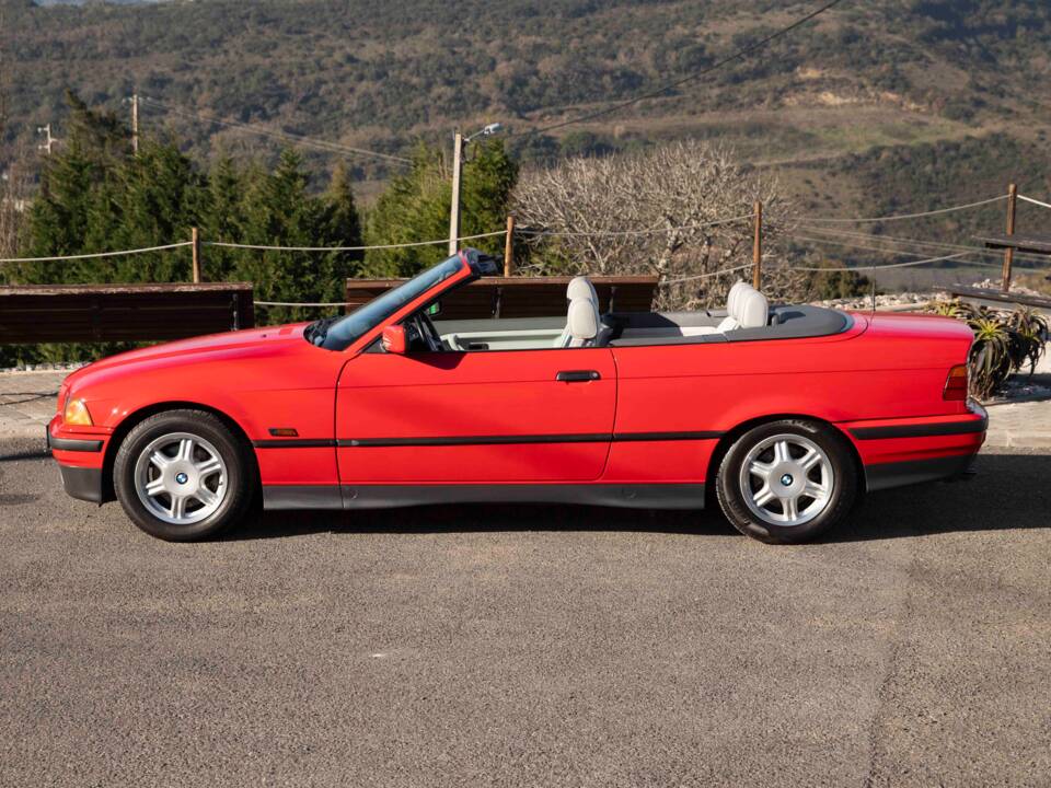 Bild 17/92 von BMW 325i (1994)