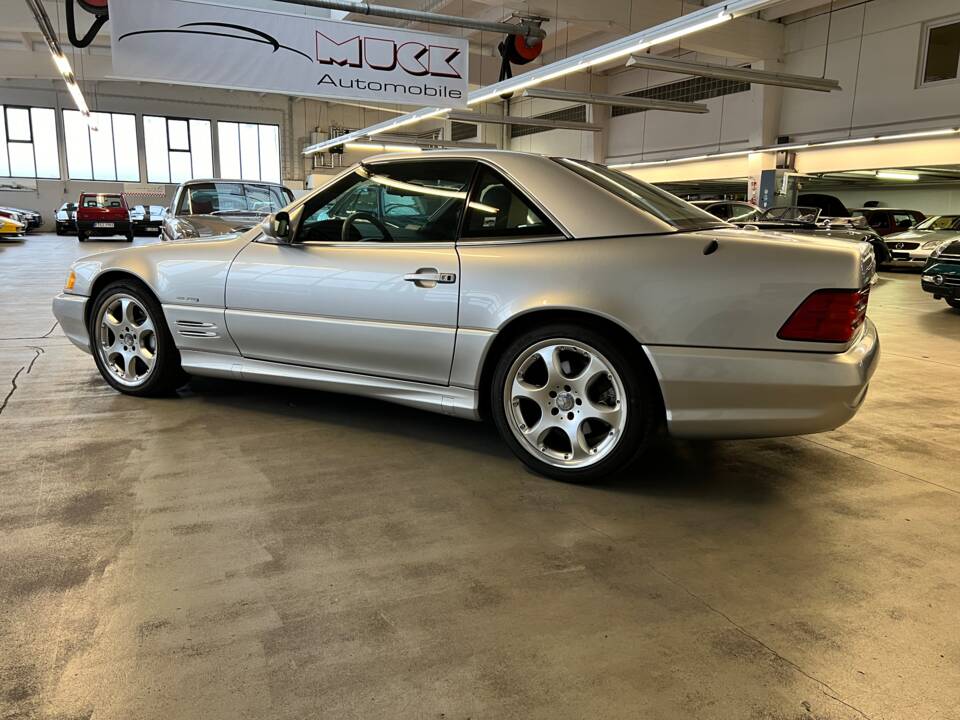 Image 7/82 of Mercedes-Benz SL 500 &quot;Silver Arrow&quot; (2001)