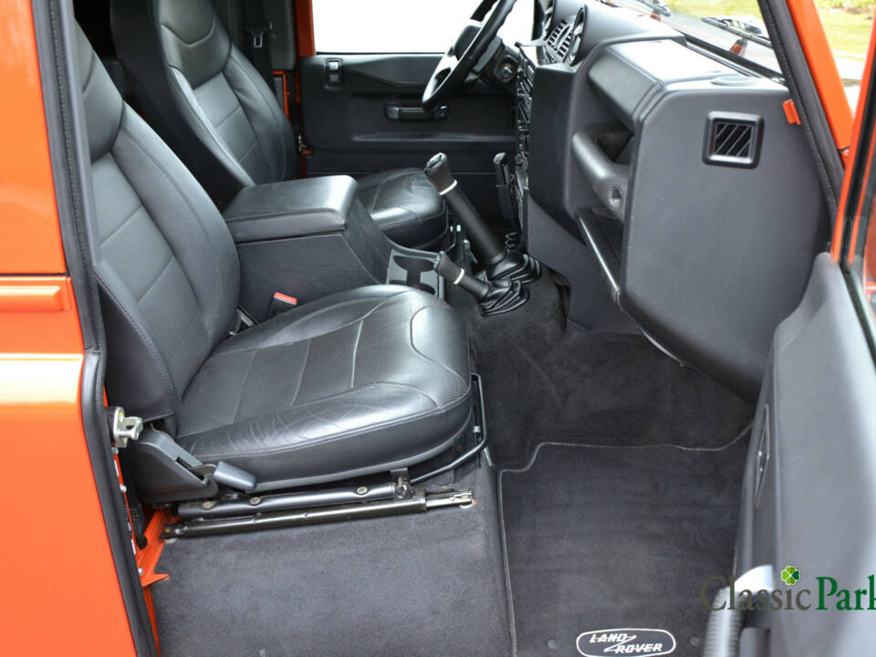 Bild 19/50 von Land Rover Defender 90 Autobiography (2015)