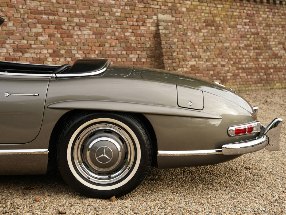 Image 18/50 de Mercedes-Benz 300 SL Roadster (1962)