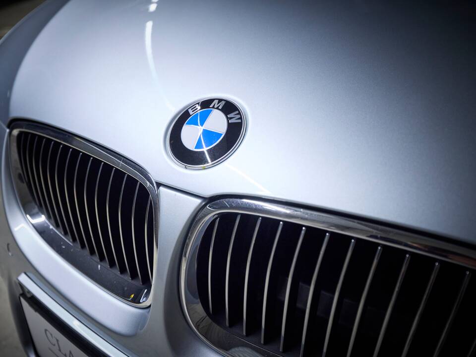 Image 32/100 of BMW M3 (2006)