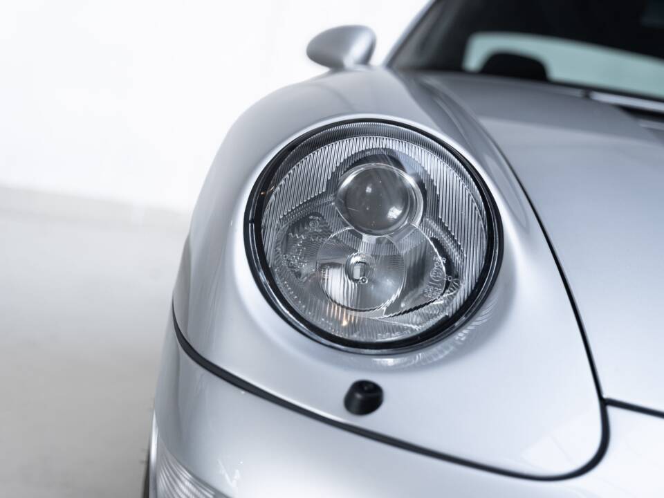 Bild 24/39 von Porsche 911 Carrera 4S (1997)