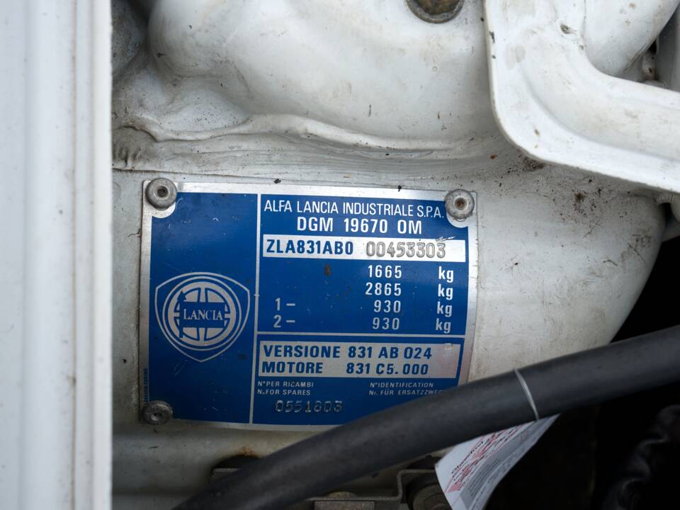 Image 28/47 of Lancia Delta HF Integrale (1988)