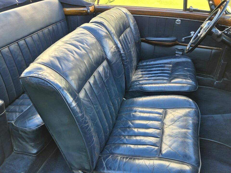 Image 31/61 de Mercedes-Benz 220 S Cabriolet (1957)