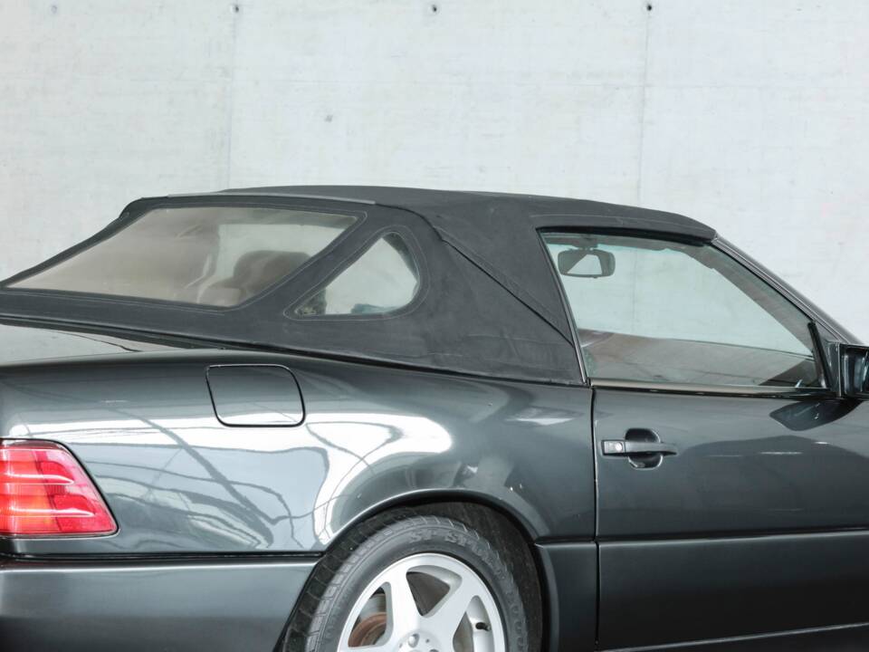 Image 33/37 of Mercedes-Benz SL 500 (1995)