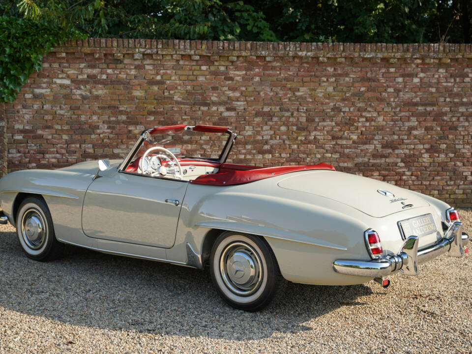 Image 21/50 of Mercedes-Benz 190 SL (1962)