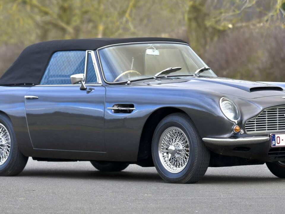 Bild 19/50 von Aston Martin DB 6 Vantage Volante (1969)