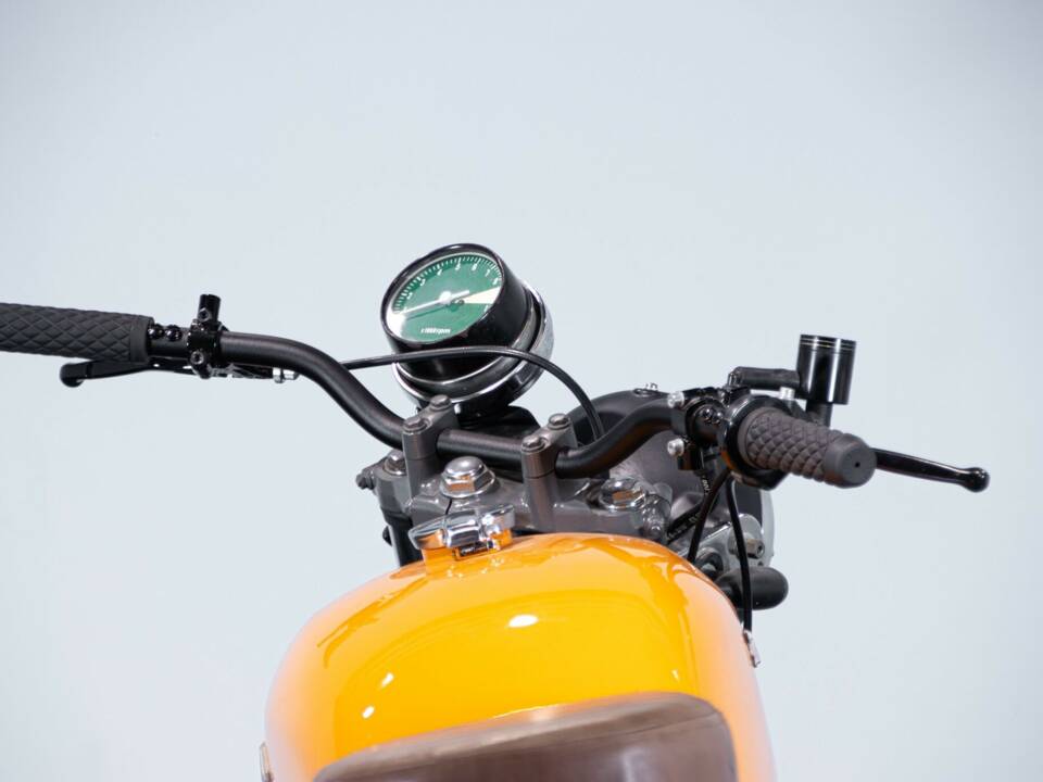 Image 22/50 of Honda CB 750 Custom (1974)