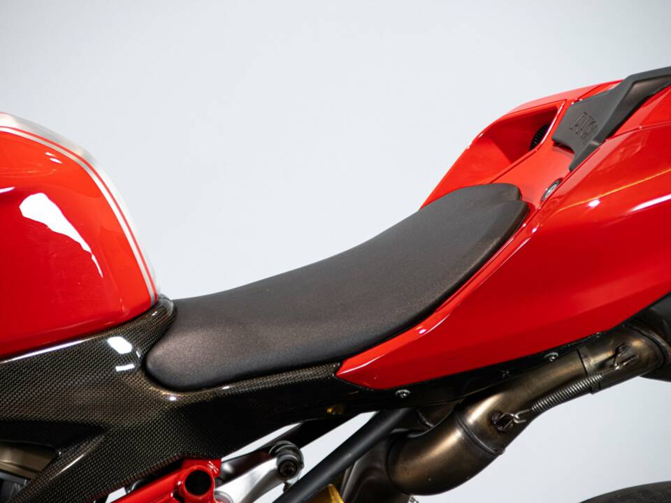 Immagine 31/50 di Ducati DUMMY (2011)