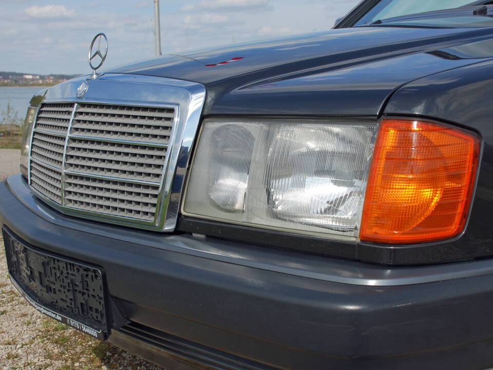 Afbeelding 9/50 van Mercedes-Benz 190 E 2.0 (1991)