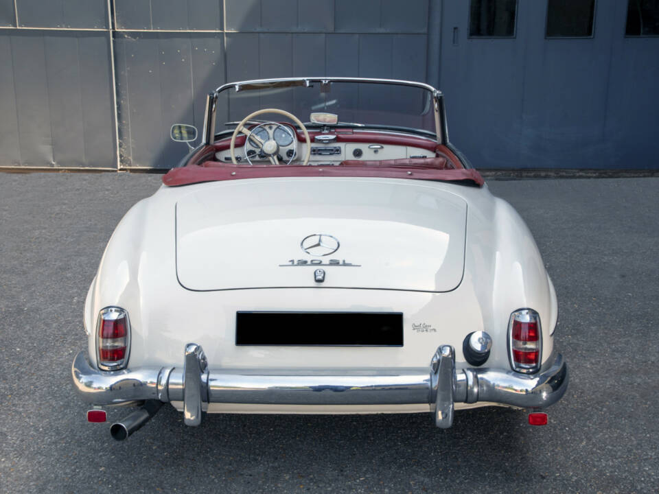 Image 8/19 of Mercedes-Benz 190 SL (1957)