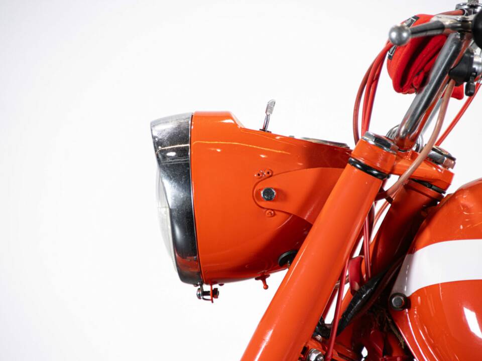 Bild 20/50 von Gilera Giubileo 175 Sport (1963)