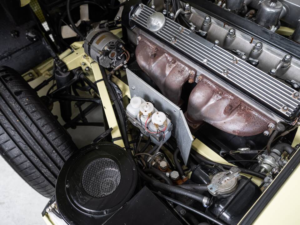 Imagen 37/40 de Jaguar E-Type (2+2) (1970)