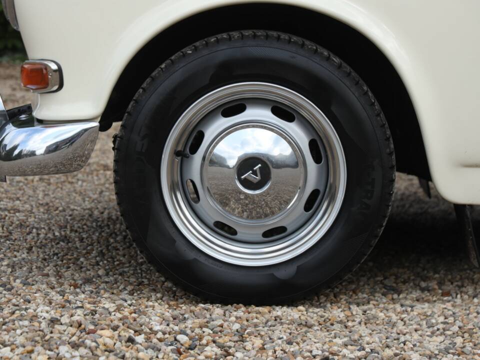 Image 47/50 of Volvo P 123 GT (1969)