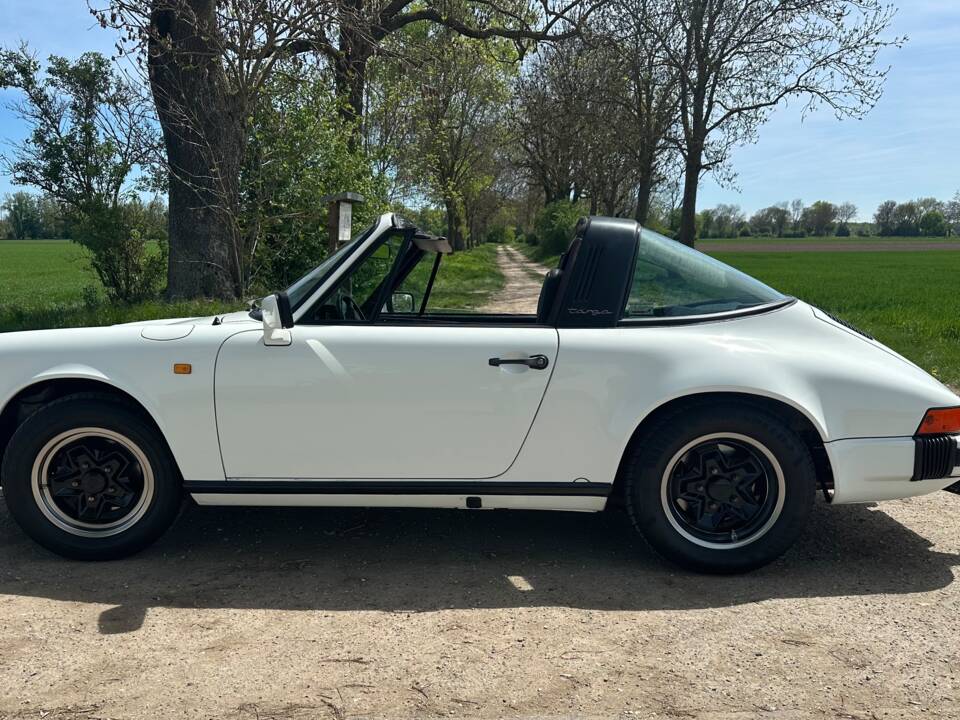Bild 1/26 von Porsche 911 SC 3.0 (1983)