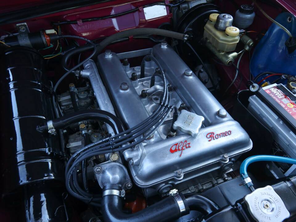 Obraz 15/50 pojazdu Alfa Romeo Giulia Nuova Super 1300 (1975)