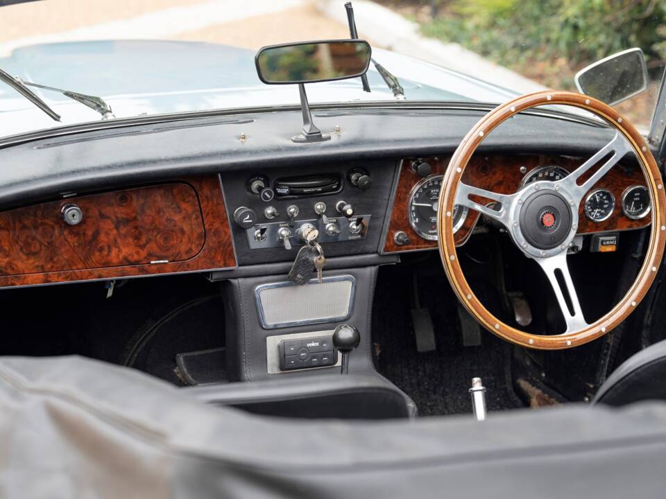 Immagine 4/50 di Austin-Healey 3000 Mk III (BJ8) (1964)