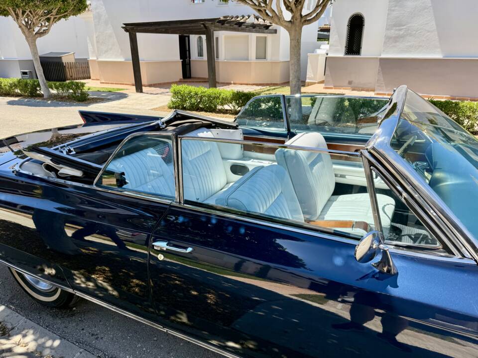 Bild 12/34 von Cadillac Eldorado Biarritz Convertible (1963)