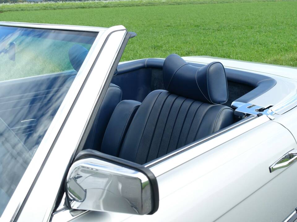 Image 3/37 of Mercedes-Benz 450 SL (1978)