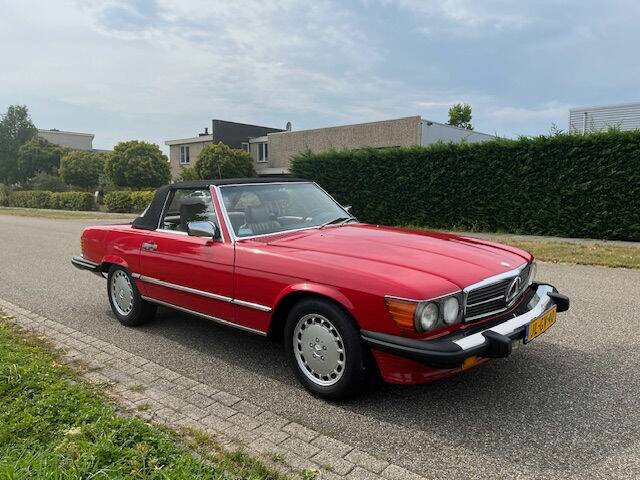 Image 2/8 of Mercedes-Benz 560 SL (1986)