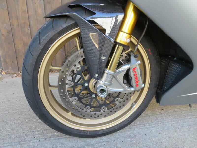 Bild 35/45 von MV Agusta F3 675 Serie Oro (2012)