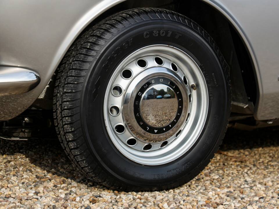 Afbeelding 18/50 van Alfa Romeo 1750 GT Veloce (1969)