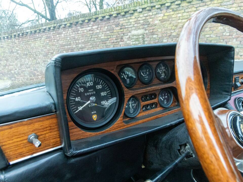 Afbeelding 49/50 van Lamborghini Espada 400 GT (1973)