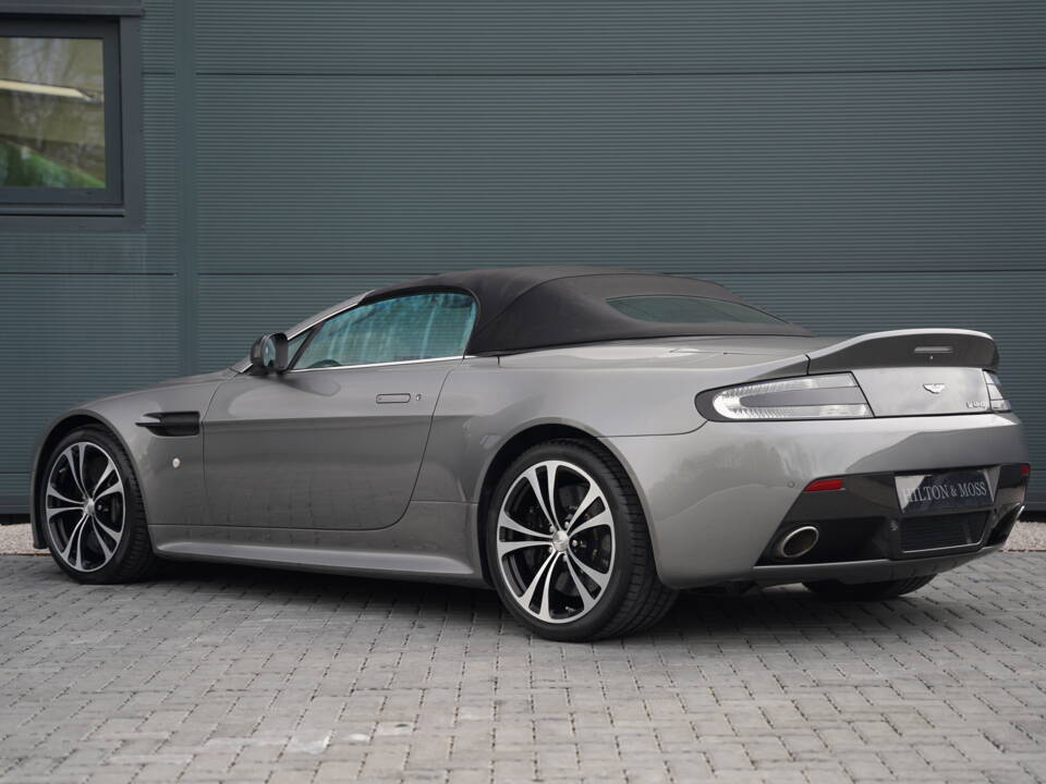 Image 10/50 of Aston Martin V12 Vantage S (2012)