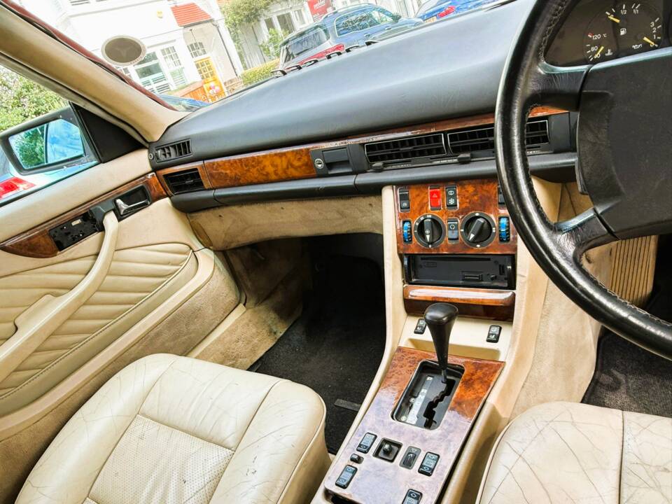 Bild 20/24 von Mercedes-Benz 420 SEC (1989)