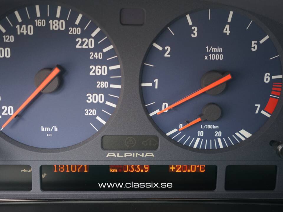 Image 12/16 of ALPINA B10 V8 Touring (1998)